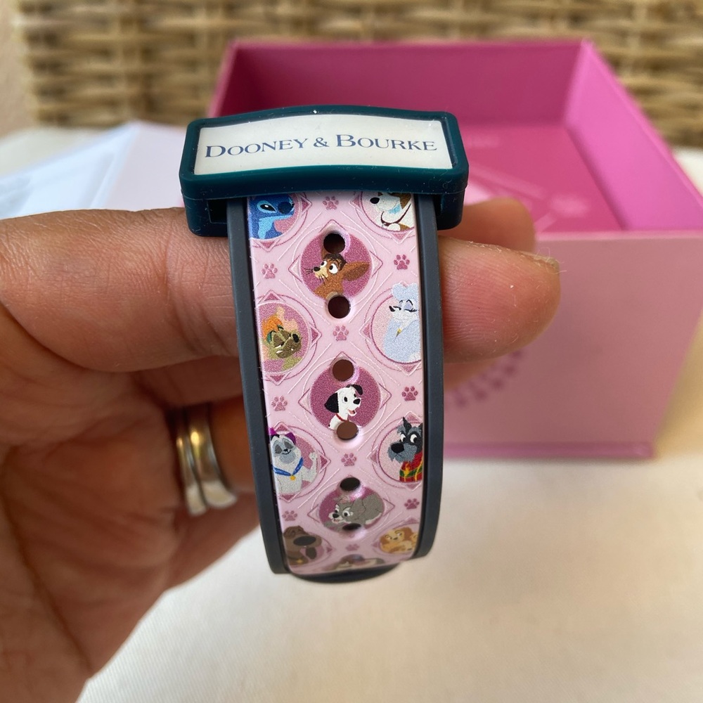 New Limited Edition Disney Dogs Magic Band